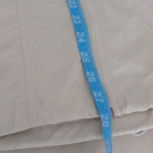 IZOD Men's Hooded Windbreaker, Nylon, Beige- Very Good Condition - Picture 5 of 11